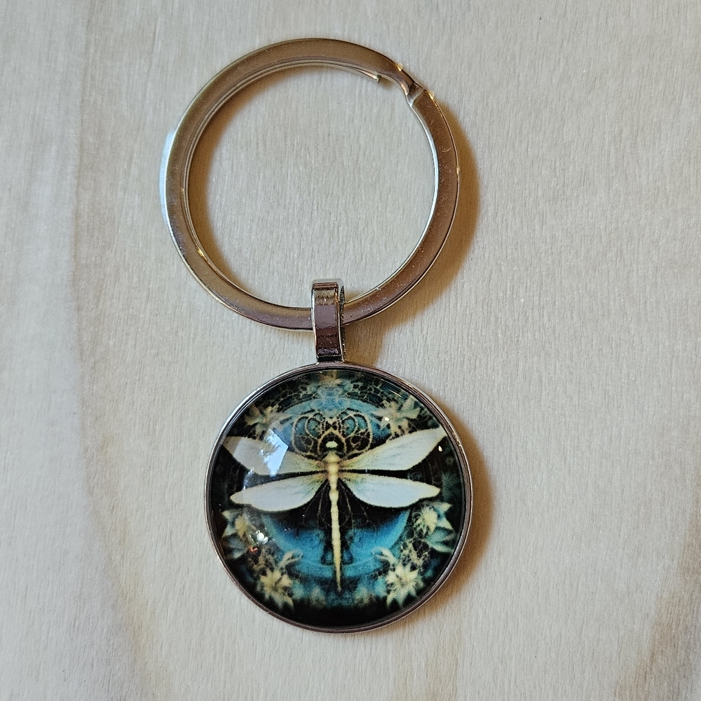 Dragonfly Keychain nwt